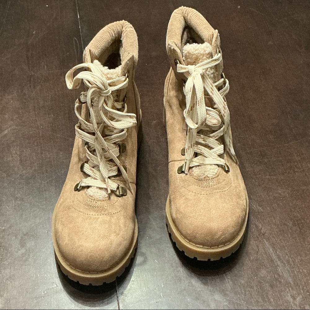Women's Tan Suede Lace-Up Winter Boots